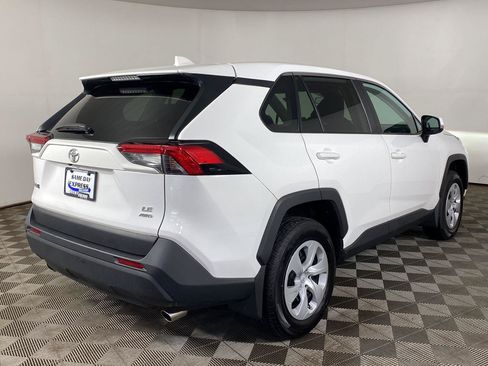 Used 2024 Toyota RAV4 LE AWD/4WD image 7