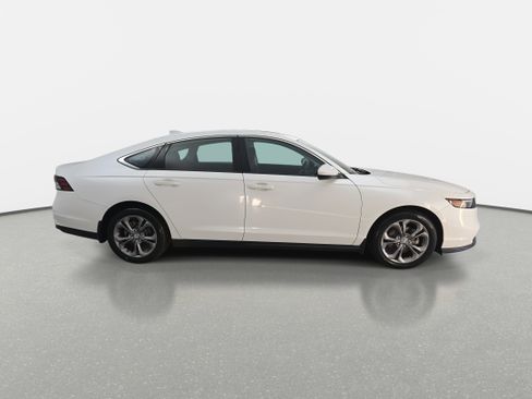 Used 2024 Honda Accord EX image 4