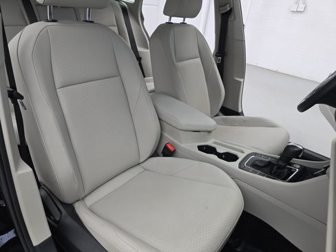 Used 2020 Volkswagen Jetta SE w/ SE Cold Weather Package FWD image 10