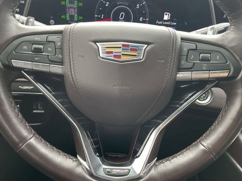 Used 2024 Cadillac Escalade ESV V w/ LPO, ONYX Package AWD/4WD image 10