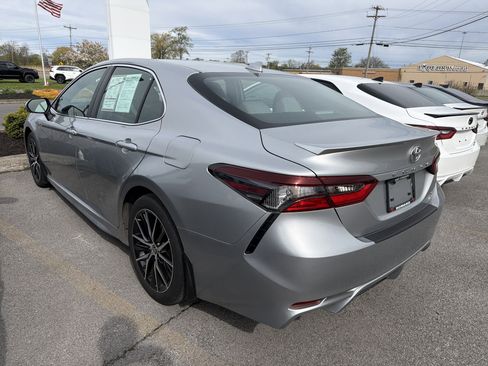 Used 2023 Toyota Camry SE AWD/4WD image 5