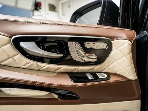 Used 2020 Mercedes-Benz Metris Passenger image 26