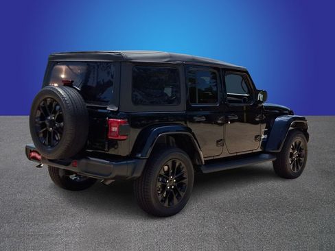 Used 2021 Jeep Wrangler Unlimited Sahara w/ Cold Weather Group AWD/4WD image 4