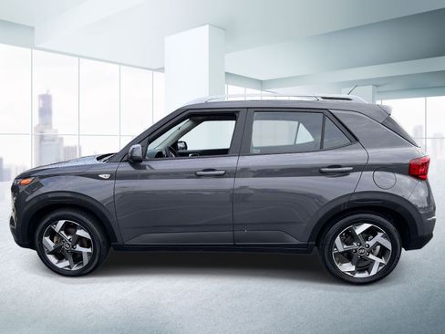 Used 2023 Hyundai Venue SEL w/ Cargo Package FWD image 2