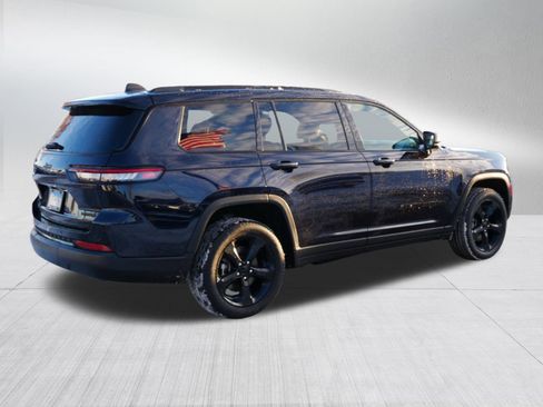 Used 2024 Jeep Grand Cherokee L Limited w/ Black Appearance Package image 8