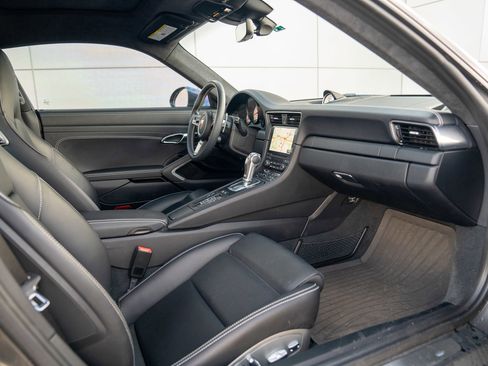 Certified 2019 Porsche 911 Turbo AWD/4WD image 25
