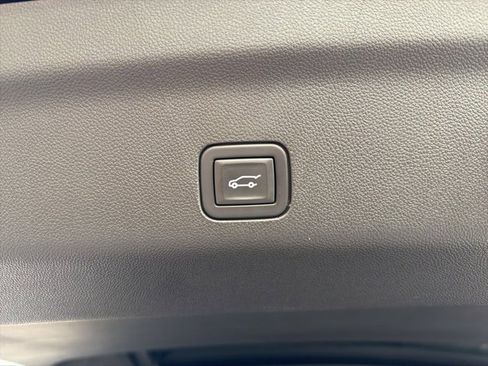 Used 2023 GMC Yukon AT4 w/ AT4 Premium Plus Package image 25