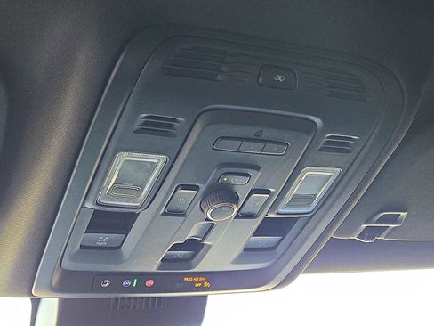 Used 2023 GMC Yukon Denali Ultimate image 37