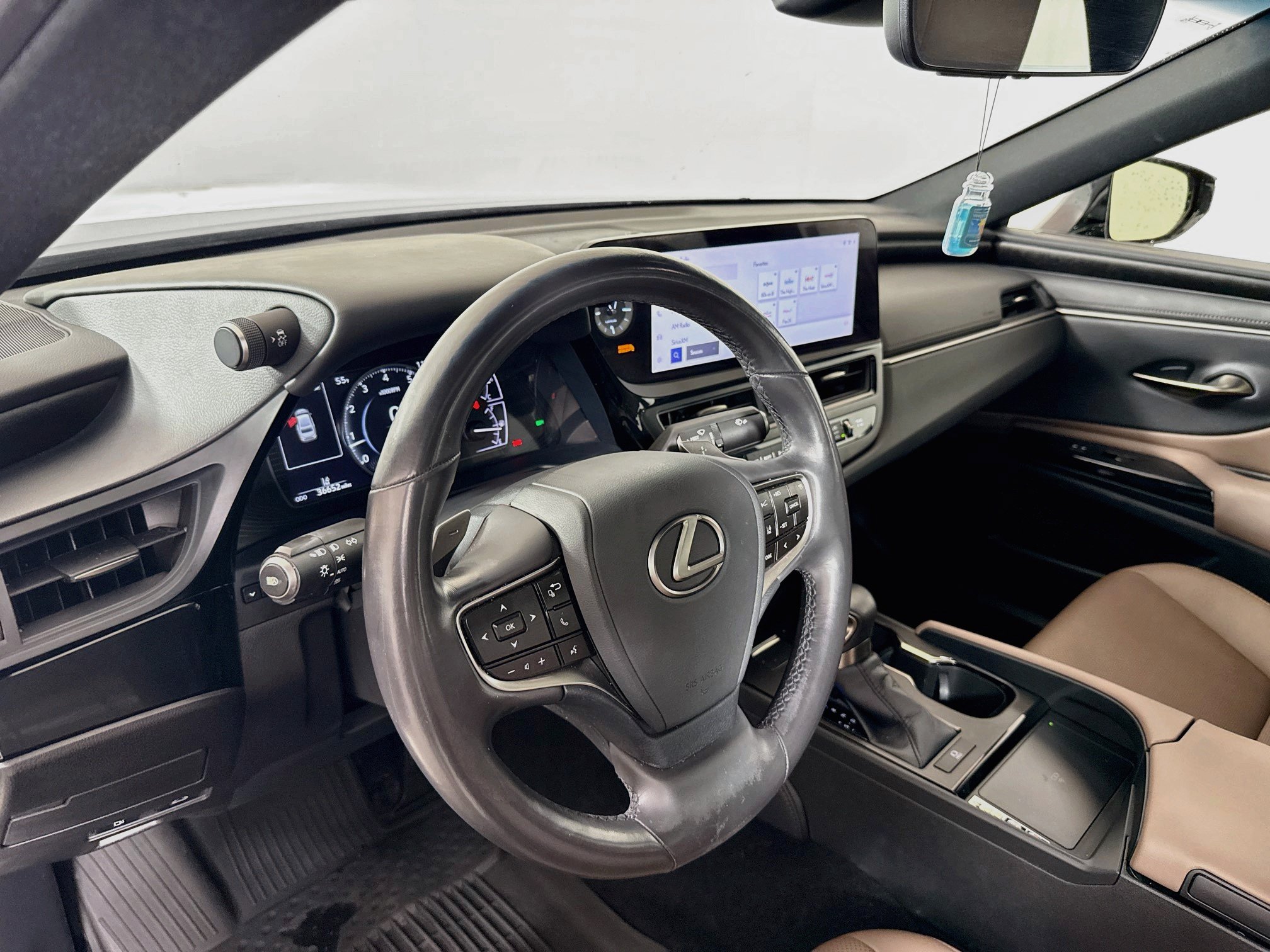 Used 2024 Lexus ES 350 w/ Premium Package FWD image 10