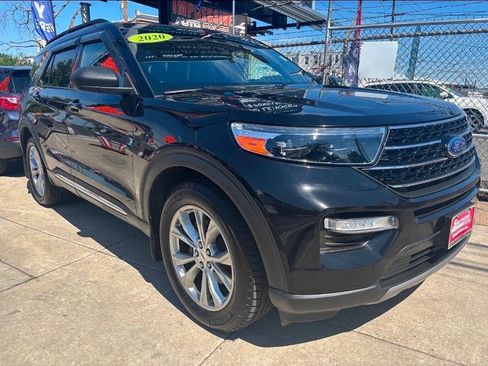 Used 2020 Ford Explorer XLT w/ Equipment Group 202A AWD/4WD image 3