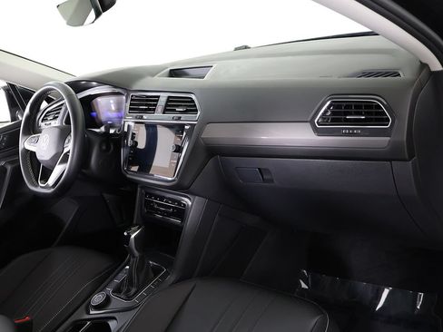 Used 2023 Volkswagen Tiguan SE AWD/4WD image 29