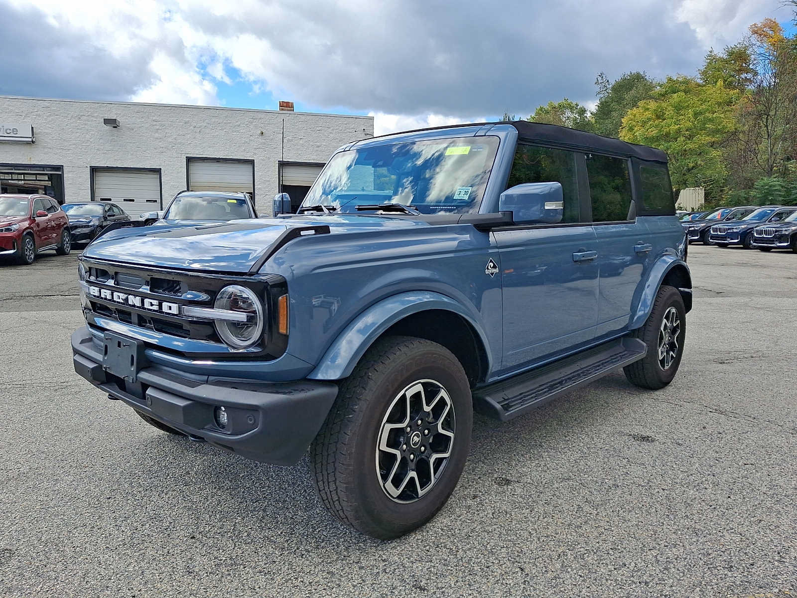 Used 2025 Ford Bronco Outer Banks AWD/4WD image 3