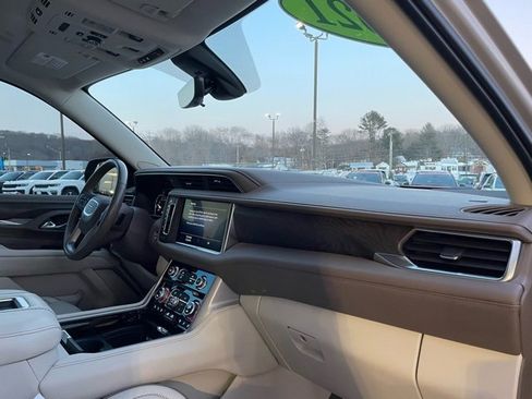 Used 2021 GMC Yukon Denali w/ Denali Premium Package image 30