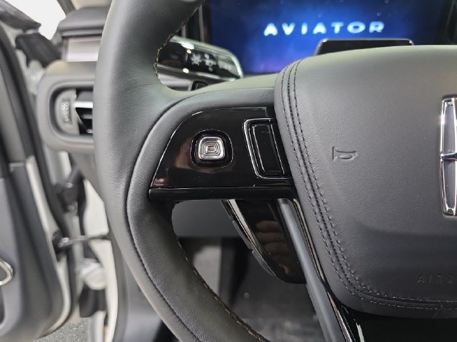 New 2027 Lincoln Aviator AWD image 14