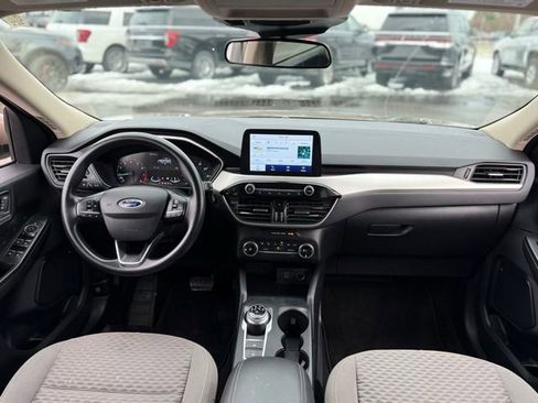 Certified 2020 Ford Escape SE image 3
