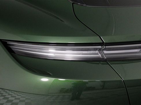 Used 2025 Porsche Taycan 4S image 21