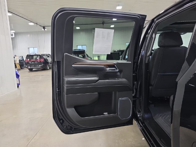 Used 2025 Chevrolet Silverado 1500 LT Trail Boss w/ LT Trail Boss Premium Package AWD/4WD image 25
