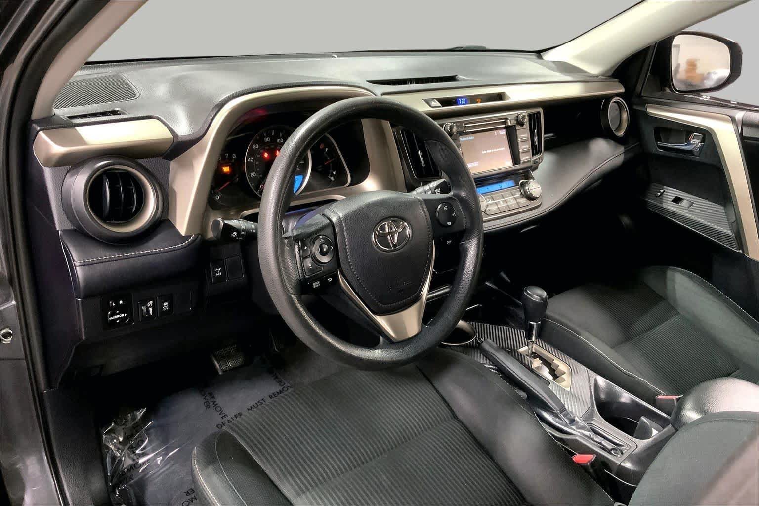 Used 2014 Toyota RAV4 XLE AWD/4WD image 18