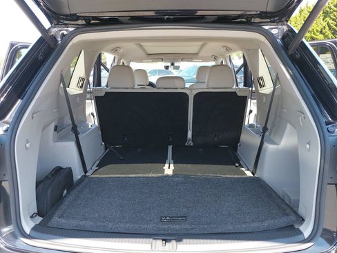 Used 2023 Volkswagen Atlas SE w/ Panoramic Sunroof Package FWD image 14