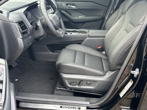New 2026 Nissan Rogue Dark Armor image 9