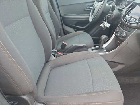 Used 2020 Chevrolet Trax LS image 20