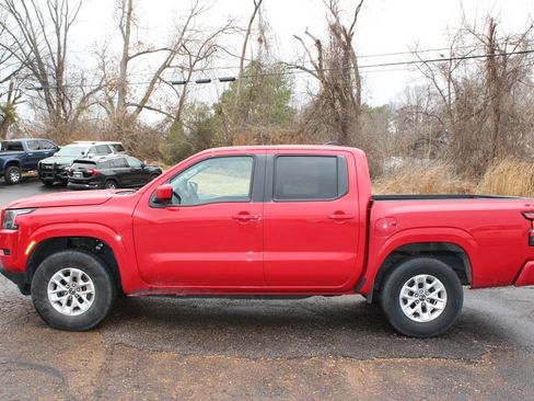 Used 2024 Nissan Frontier SV image 6