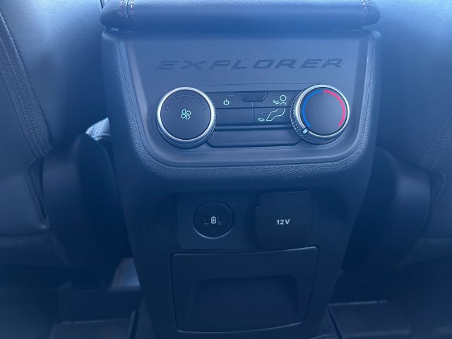 Used 2025 Ford Explorer Active w/ Active Comfort Package AWD/4WD image 19