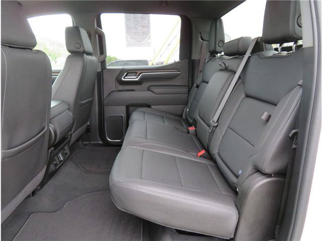 Used 2025 GMC Sierra 1500 SLT AWD/4WD image 5
