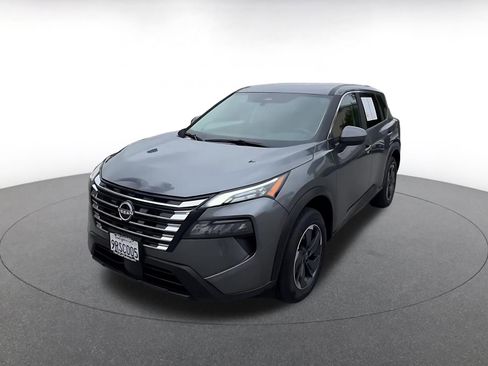Used 2025 Nissan Rogue SV FWD image 7