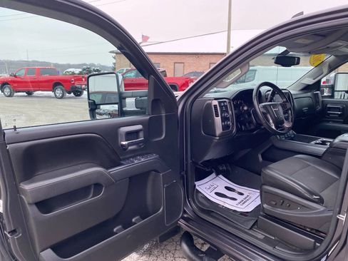 Used 2015 GMC Sierra 2500 SLE w/ All-Terrain HD Package image 10