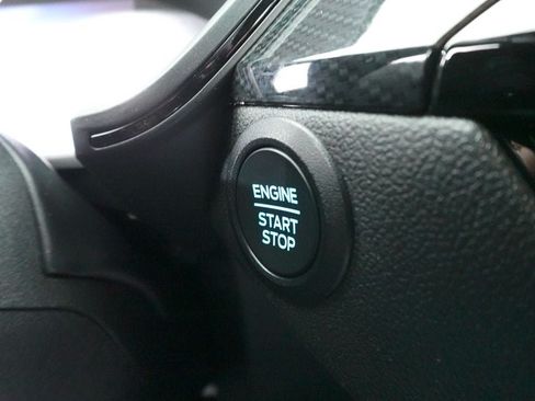 Certified 2025 Ford Escape ST-Line AWD/4WD image 19