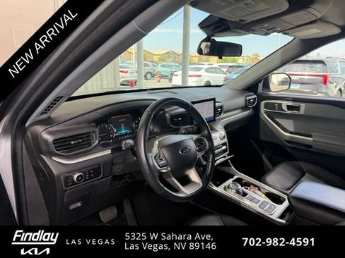 Used 2023 Ford Explorer XLT w/ Equipment Group 202A RWD image 8