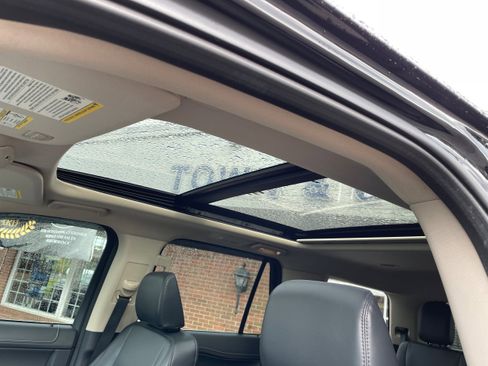 Used 2023 Ford Expedition XLT AWD/4WD image 17
