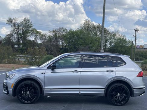 Used 2021 Volkswagen Tiguan SE R-Line w/ 3rd Row Seat Package AWD/4WD image 4