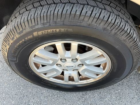 Used 2012 Ford Expedition XLT image 31