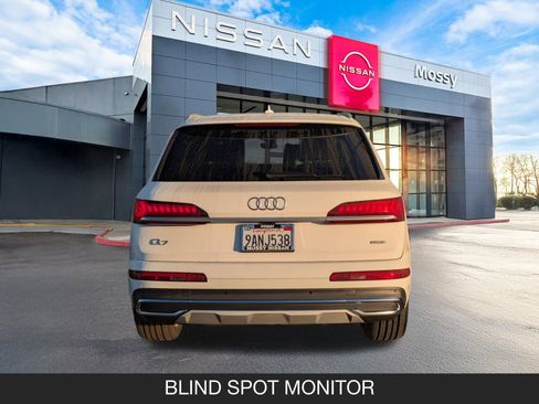 Used 2022 Audi Q7 2.0T Premium w/ Convenience Package image 9