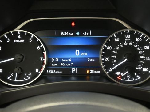 Used 2022 Nissan Murano SV w/ SV Midnight Edition Package image 22