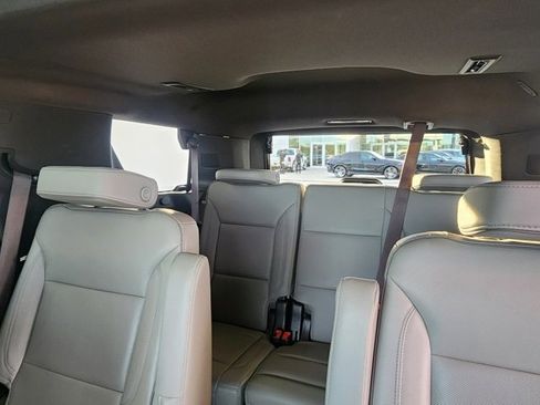 Used 2023 GMC Yukon SLT image 16