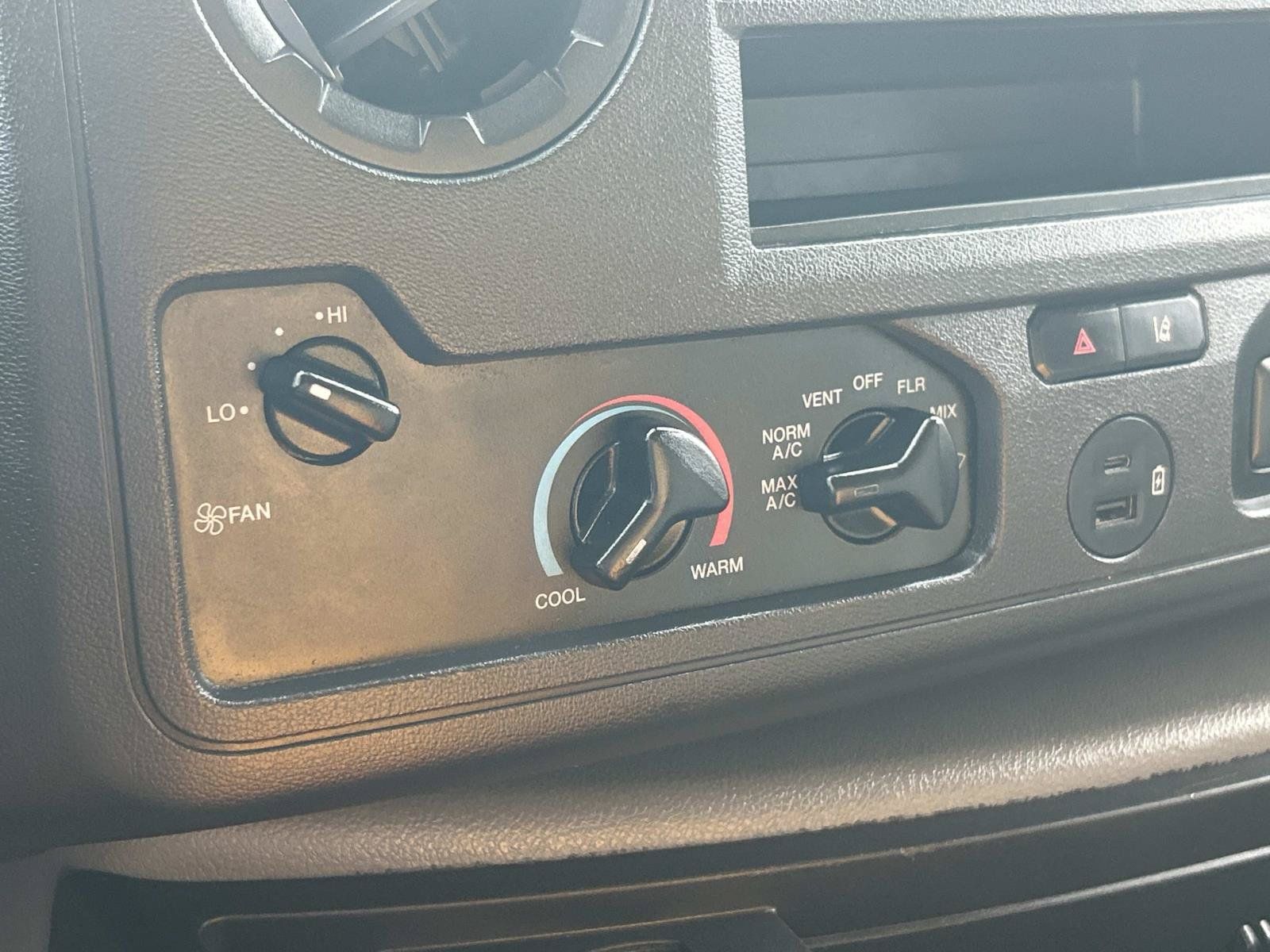 Used 2022 Ford E-350 and Econoline 350 Super Duty RWD image 34