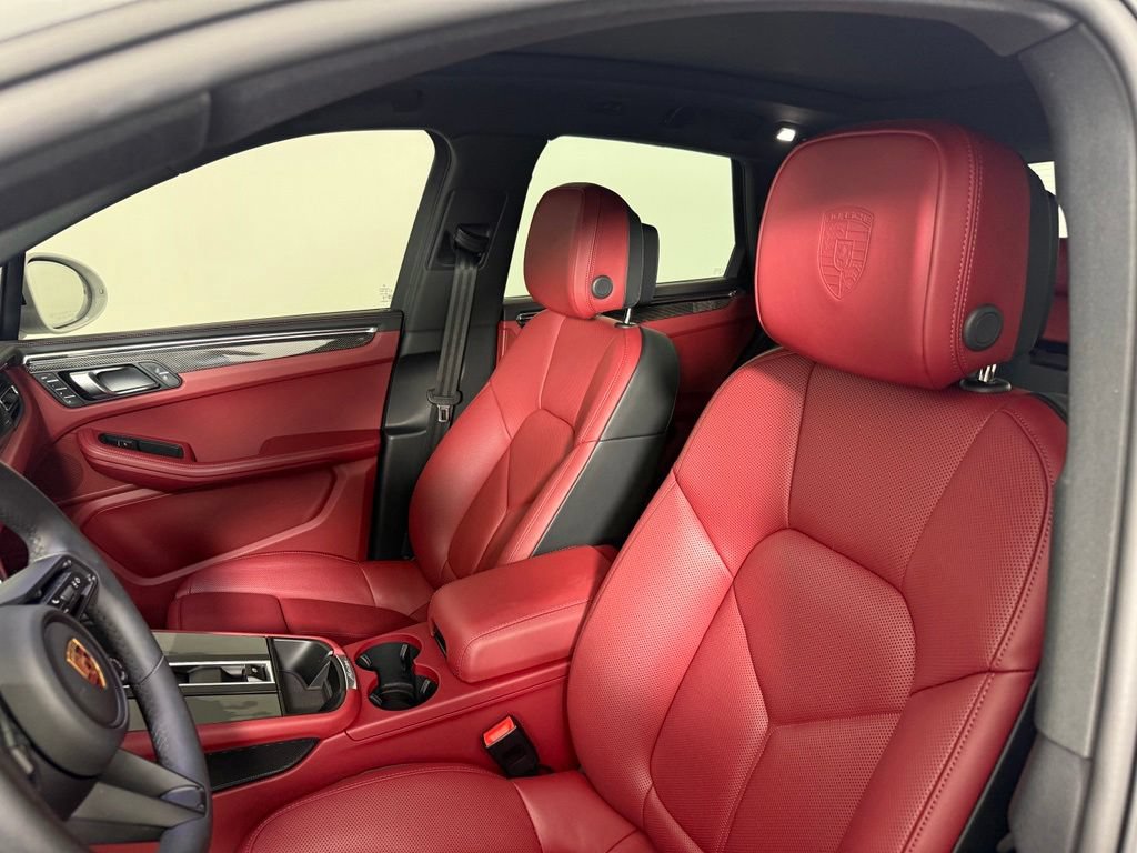 Certified 2025 Porsche Macan GTS AWD/4WD image 5