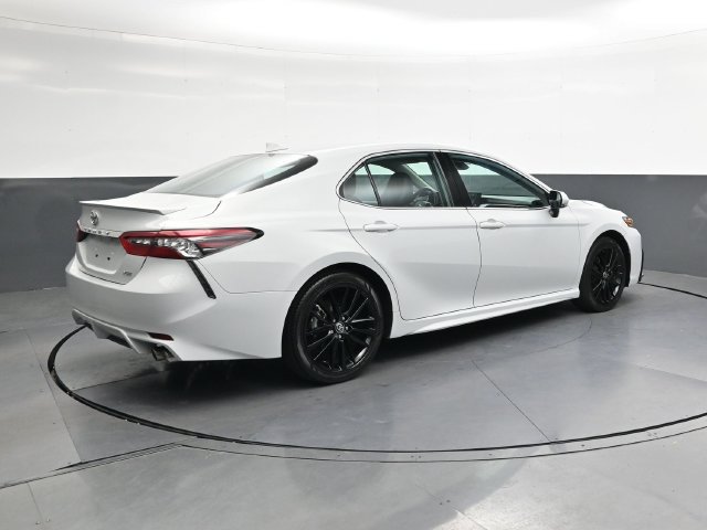 Used 2024 Toyota Camry XSE FWD image 4