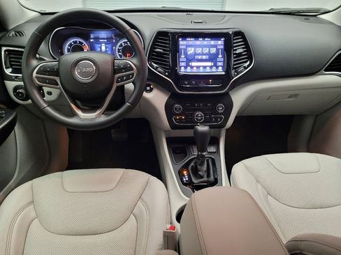 Used 2019 Jeep Cherokee Limited w/ Technology Group FWD image 22
