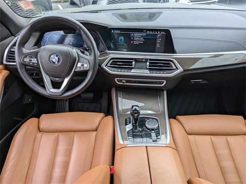 Used 2022 BMW X5 xDrive45e image 17