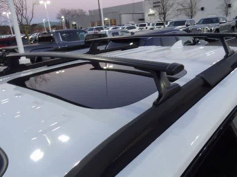 Used 2021 Chevrolet Traverse Premier w/ Redline Edition image 17