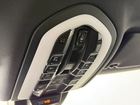Certified 2026 Porsche Macan AWD/4WD image 27