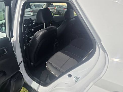 Used 2025 Hyundai Venue Limited FWD image 26