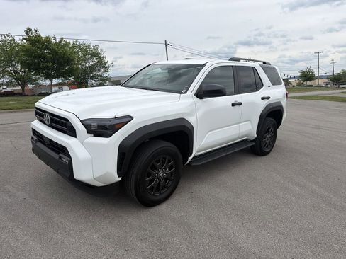 Certified 2025 Toyota 4Runner SR5 AWD/4WD image 2