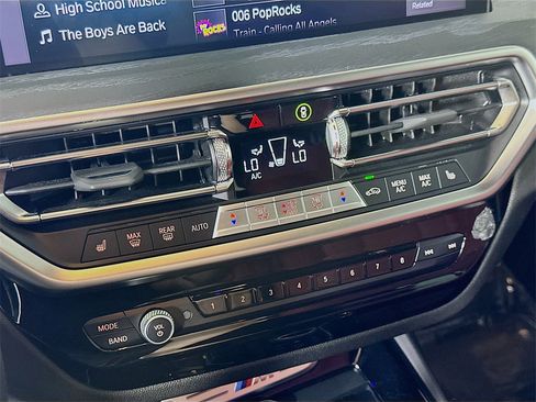 Used 2024 BMW X3 M40i w/ Premium Package image 27