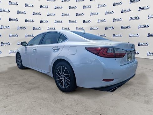 Used 2016 Lexus ES 350 w/ Luxury Package w/Wood Trim FWD image 5