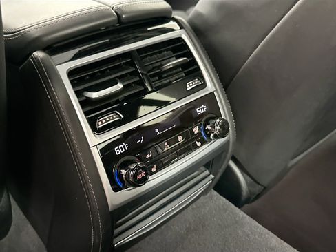 Used 2019 BMW 750i xDrive w/ Executive Package image 28